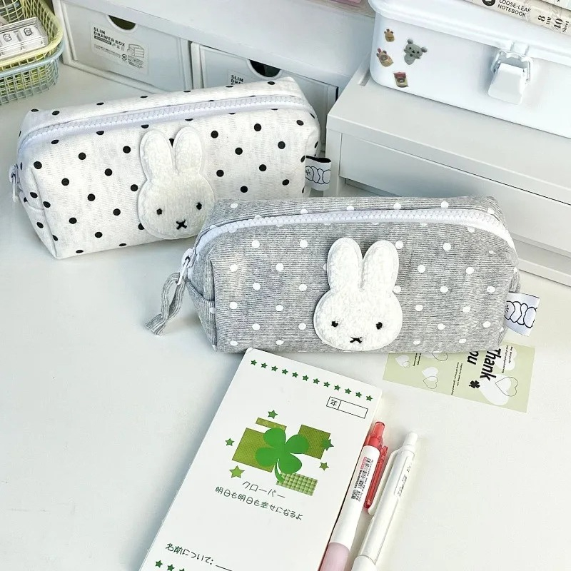 Piórnik z motywem króliczka Mi – Pencil Case Large recenzja i cena